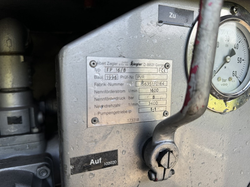 Fire truck Mercedes-Benz 1124: picture 16