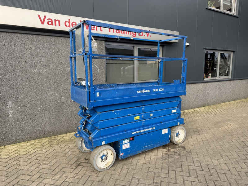 Skyjack SJ 3226 - Scissor lift: picture 2 Skyjack SJ 3226 - Scissor lift: picture 2