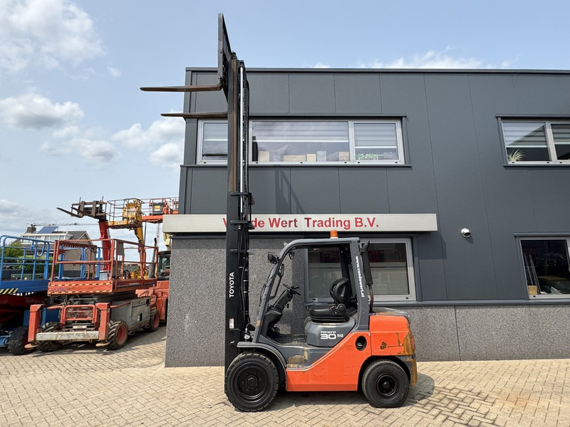 Diesel forklift Toyota 02-8 FDF 30: picture 6
