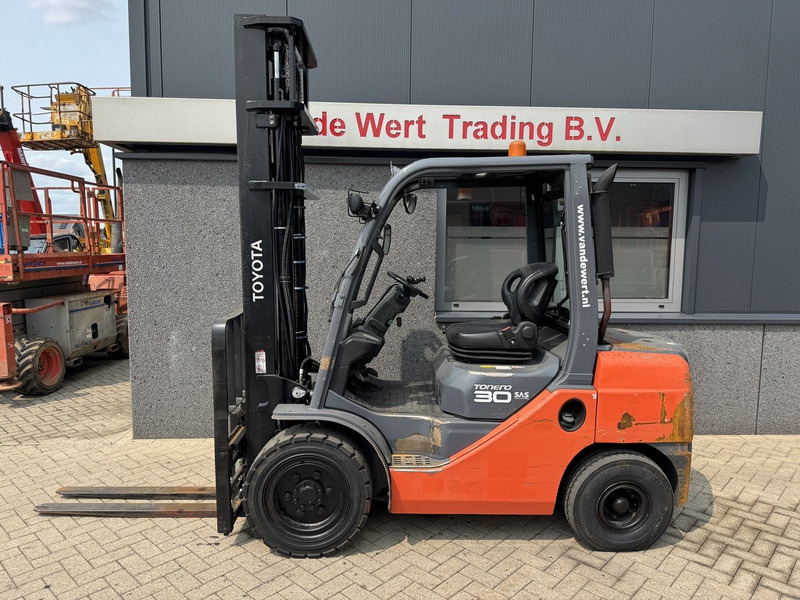 Toyota 02-8 FDF 30 - Diesel forklift: picture 1 Toyota 02-8 FDF 30 - Diesel forklift: picture 1