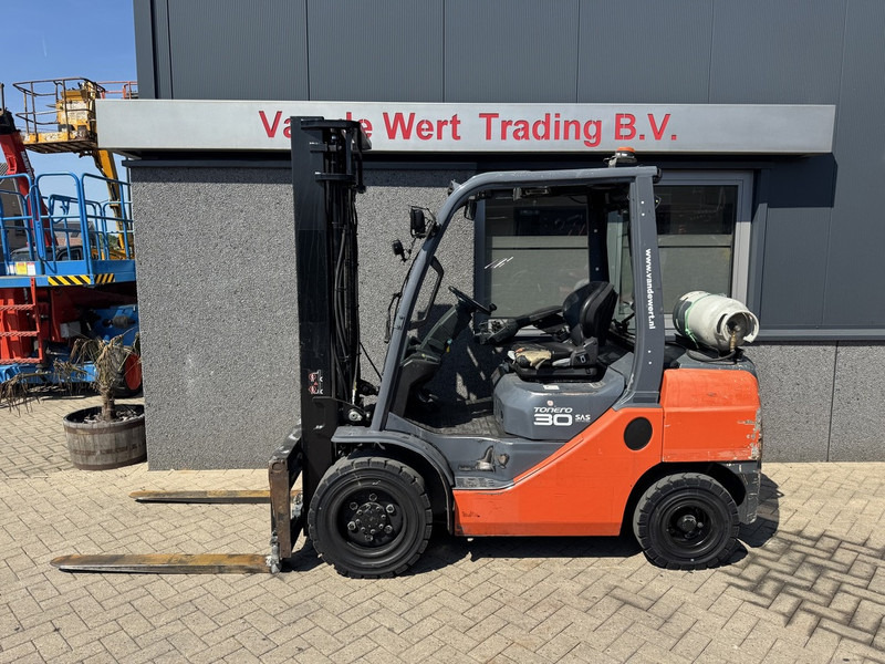 Toyota 02-8FGF30 - LPG forklift: picture 1 Toyota 02-8FGF30 - LPG forklift: picture 1