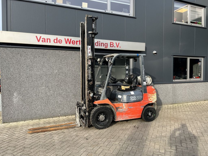 Toyota 42 7FGF 25 - LPG forklift: picture 2 Toyota 42 7FGF 25 - LPG forklift: picture 2