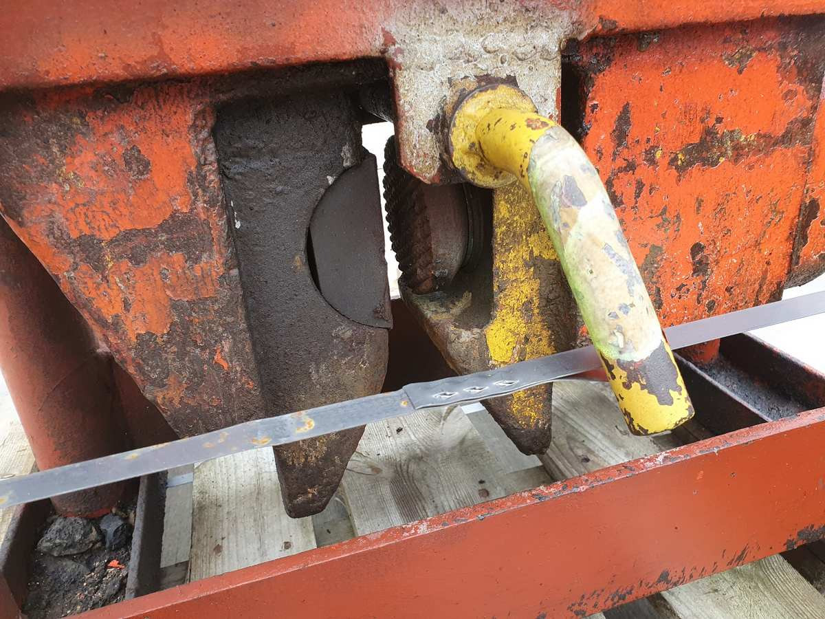 Delmag Tünkers HVB 33/30 vibro hammer - Pile driver: picture 4 Delmag Tünkers HVB 33/30 vibro hammer - Pile driver: picture 4