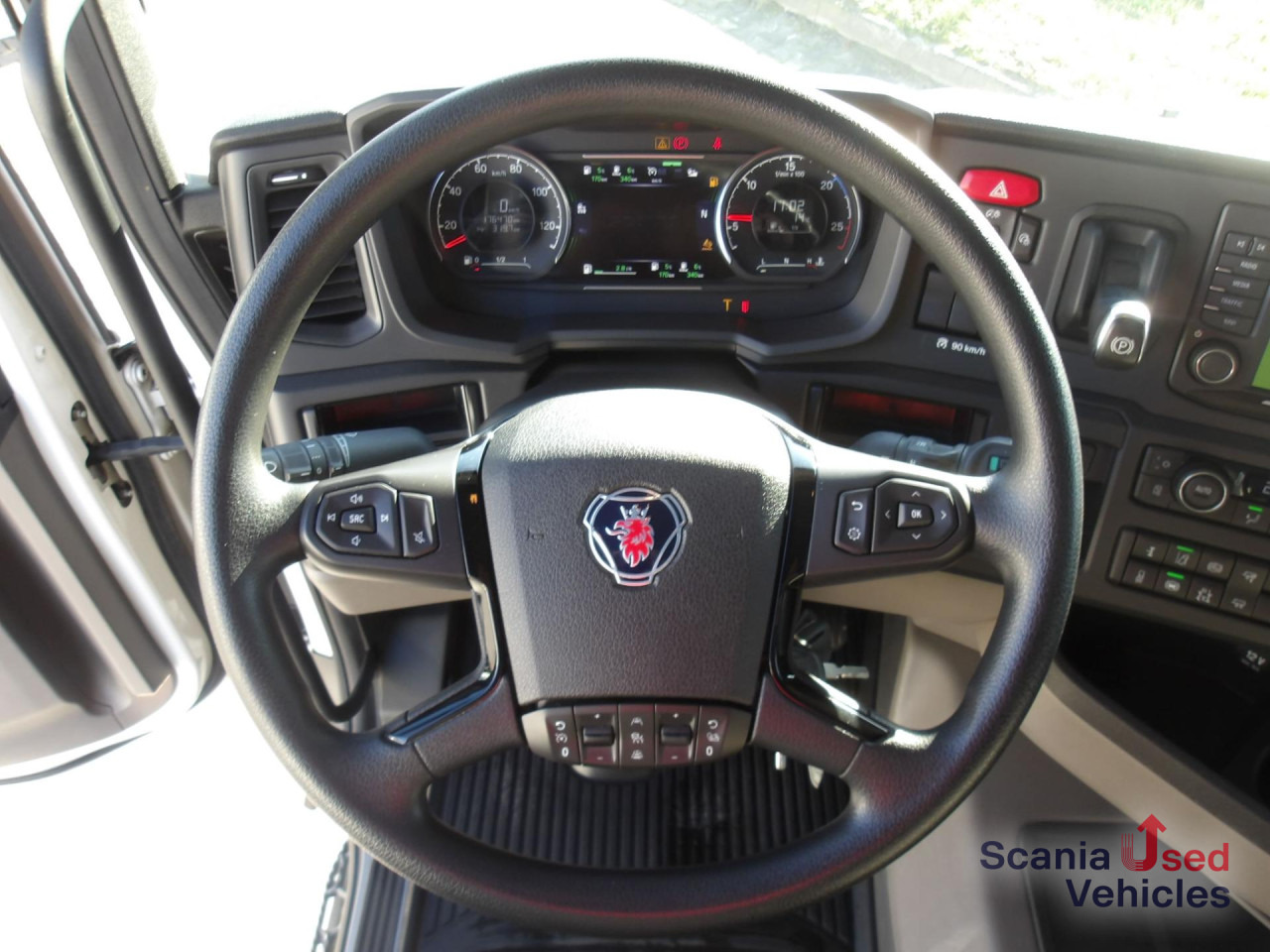 SCANIA R 460 A4x2NA / Schubbodenhydraulik - Tractor unit: picture 2 SCANIA R 460 A4x2NA / Schubbodenhydraulik - Tractor unit: picture 2