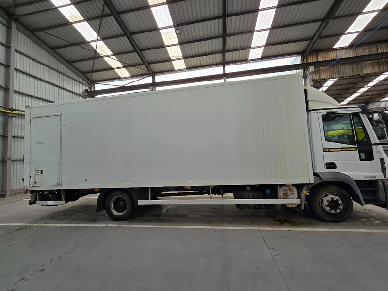 Iveco EuroCargo 120 E22 / MANUEL / EURO 5 / AIRCO - Box truck: picture 4 Iveco EuroCargo 120 E22 / MANUEL / EURO 5 / AIRCO - Box truck: picture 4