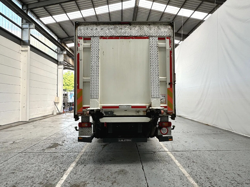 Volvo FM 330 / Essieu relevable et directionnel / Steerable lift axle / Lift as en stuuras - Curtainsider truck: picture 4 Volvo FM 330 / Essieu relevable et directionnel / Steerable lift axle / Lift as en stuuras - Curtainsider truck: picture 4