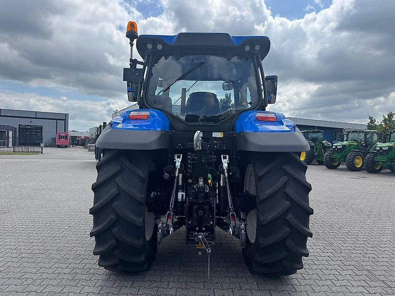 New Holland T6.145 EC40 GEVEERDE VOORAS 2023 200 UUR!!! - Farm tractor: picture 3 New Holland T6.145 EC40 GEVEERDE VOORAS 2023 200 UUR!!! - Farm tractor: picture 3