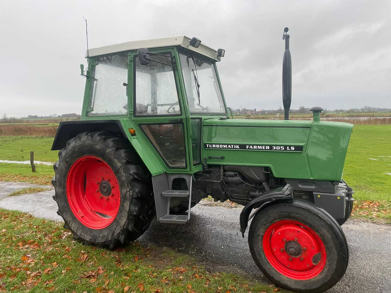 1982 FENDT FARMER 305 LS TURBOMATIK ALL-WHEEL DRIVE FARM TRACTOR - Farm tractor: picture 1 1982 FENDT FARMER 305 LS TURBOMATIK ALL-WHEEL DRIVE FARM TRACTOR - Farm tractor: picture 1