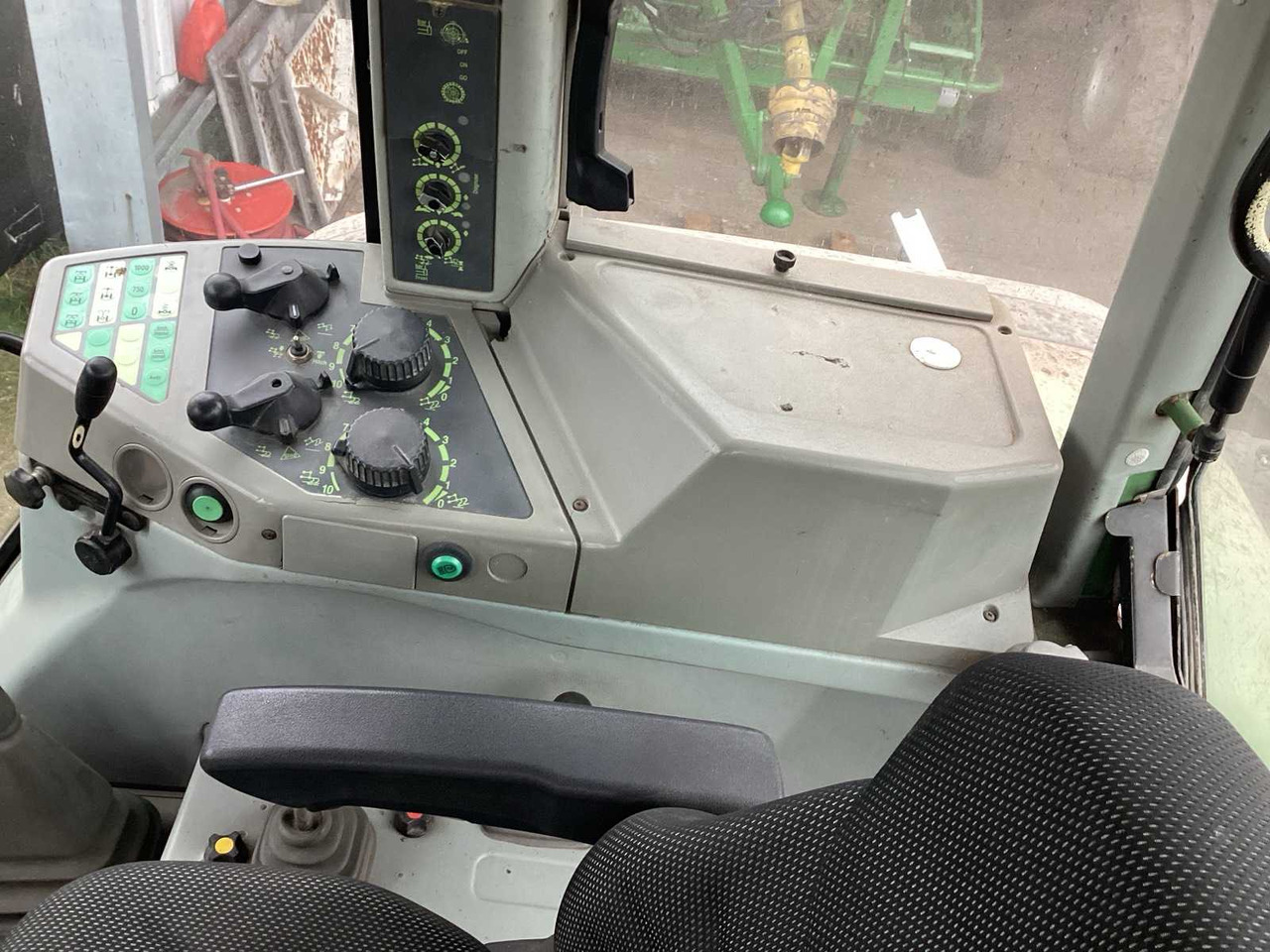 Farm tractor 1993 FENDT FAVORITE 816 ALL-WHEEL DRIVE FARM TRACTOR: picture 10