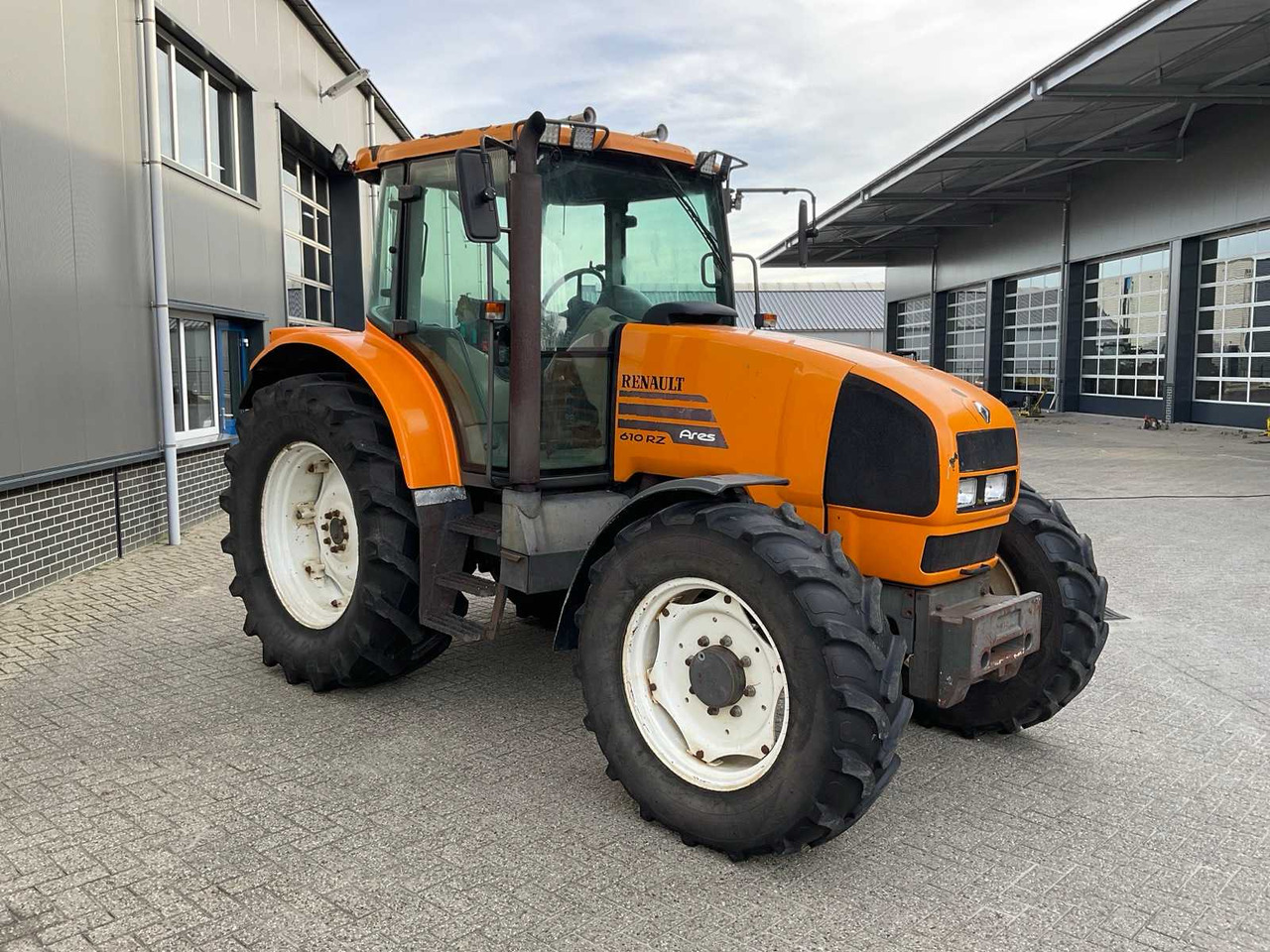 1999 RENAULT ARES 610 RZ ALL-WHEEL DRIVE FARM TRACTOR - Farm tractor: picture 4 1999 RENAULT ARES 610 RZ ALL-WHEEL DRIVE FARM TRACTOR - Farm tractor: picture 4