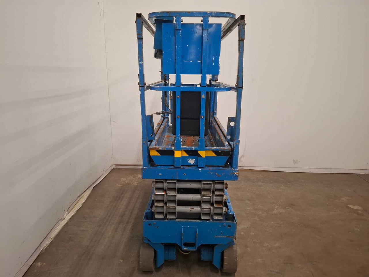 2004 GENIE GS1932 AERIAL PLATFORM - Aerial platform: picture 2 2004 GENIE GS1932 AERIAL PLATFORM - Aerial platform: picture 2