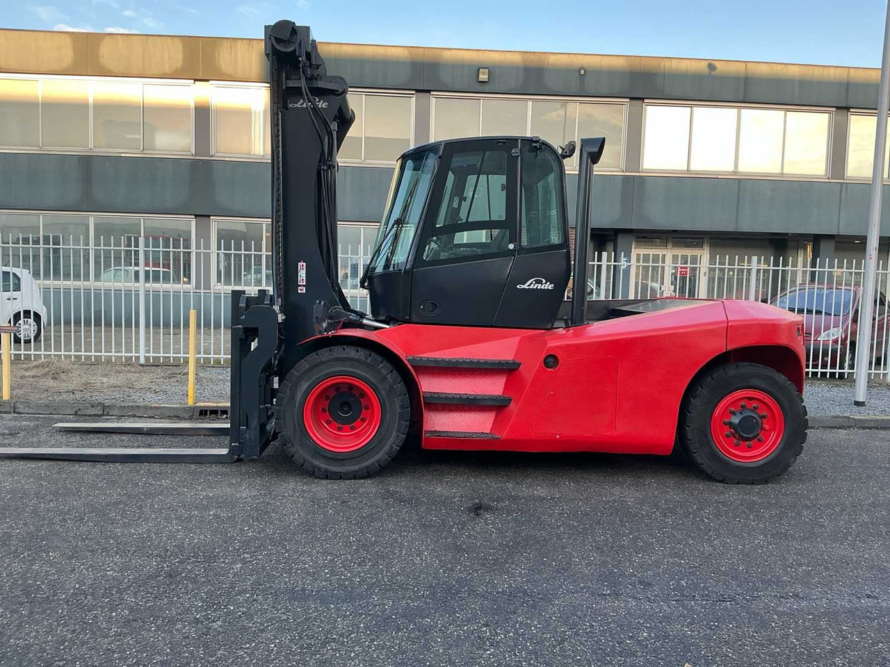 2007 LINDE H180 FORKLIFT - Forklift: picture 4 2007 LINDE H180 FORKLIFT - Forklift: picture 4