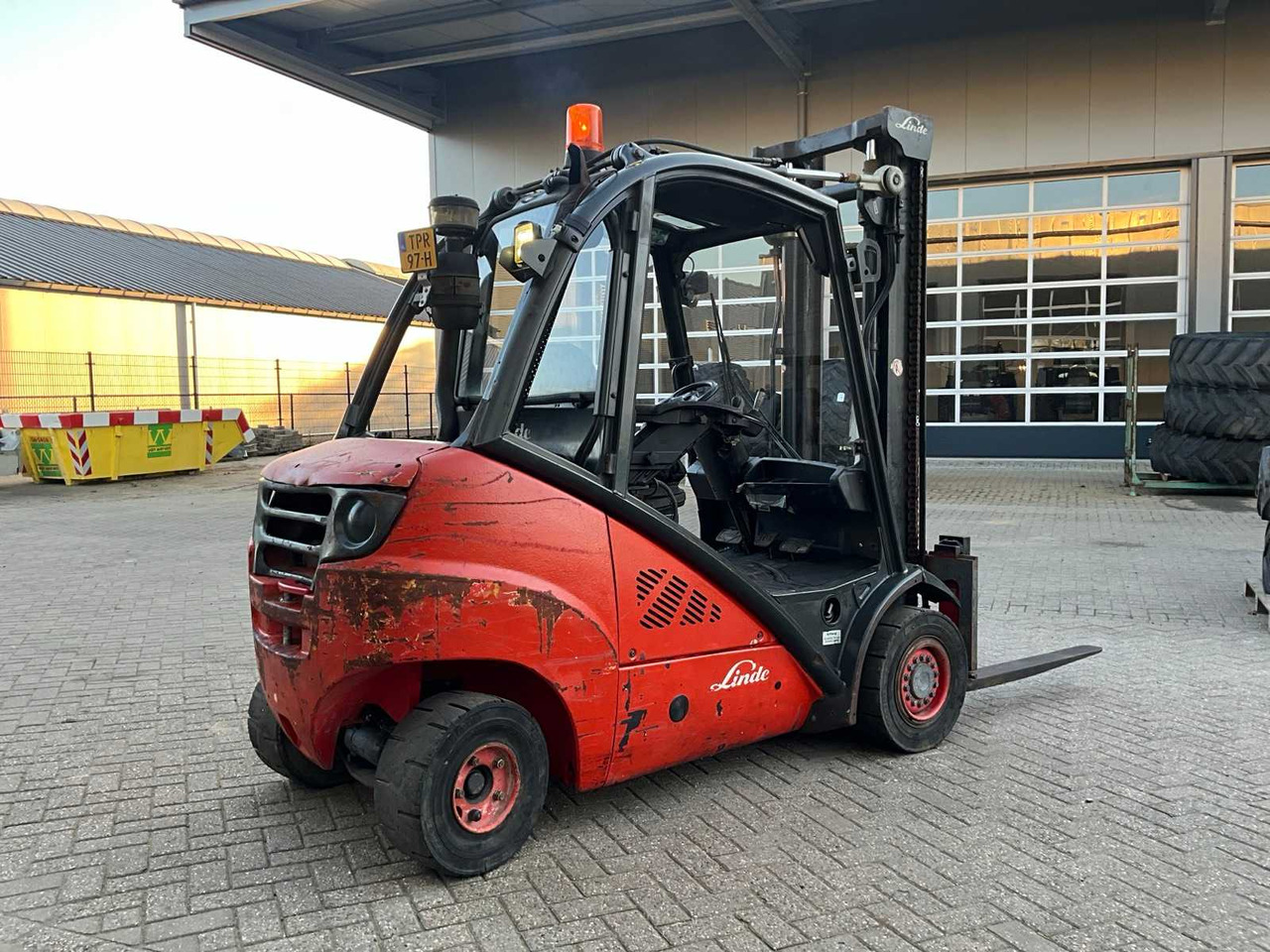 2010 LINDE H30D-01 FORKLIFT - Forklift: picture 3 2010 LINDE H30D-01 FORKLIFT - Forklift: picture 3