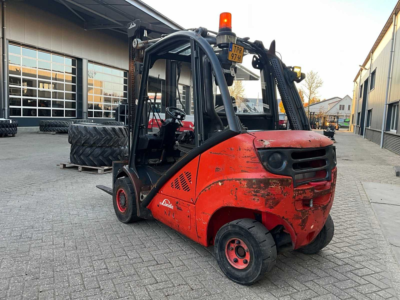 2010 LINDE H30D-01 FORKLIFT - Forklift: picture 4 2010 LINDE H30D-01 FORKLIFT - Forklift: picture 4