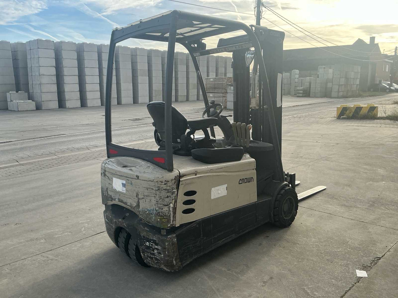 2015 CROWN SC600 FORKLIFT - Forklift: picture 3 2015 CROWN SC600 FORKLIFT - Forklift: picture 3