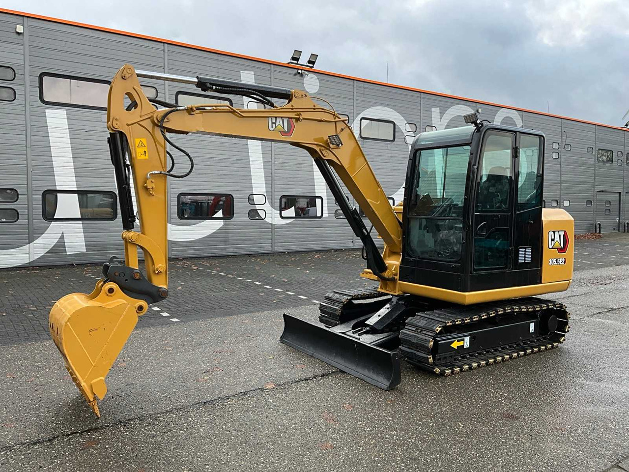 2016 CATERPILLAR 305.5E2 MIDI EXCAVATOR - Excavator: picture 1 2016 CATERPILLAR 305.5E2 MIDI EXCAVATOR - Excavator: picture 1