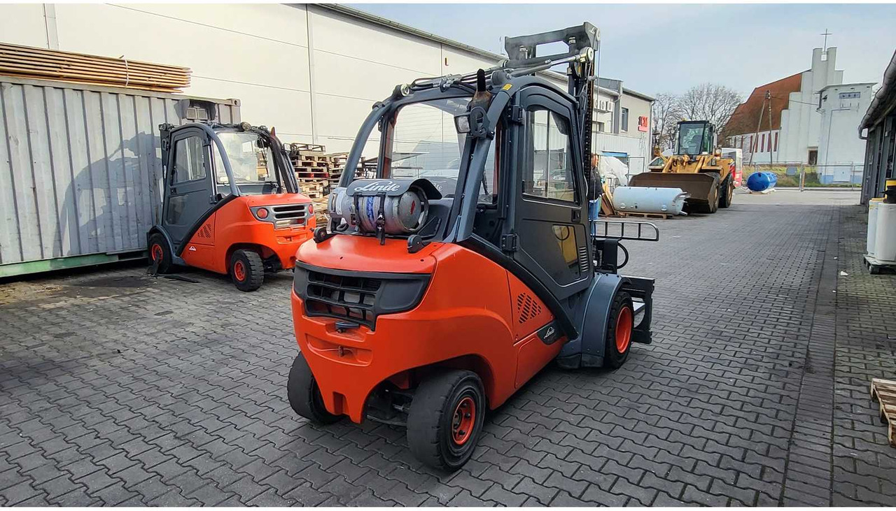 2016 LINDE H35T-02 FORKLIFT TRUCKS - Forklift: picture 4 2016 LINDE H35T-02 FORKLIFT TRUCKS - Forklift: picture 4