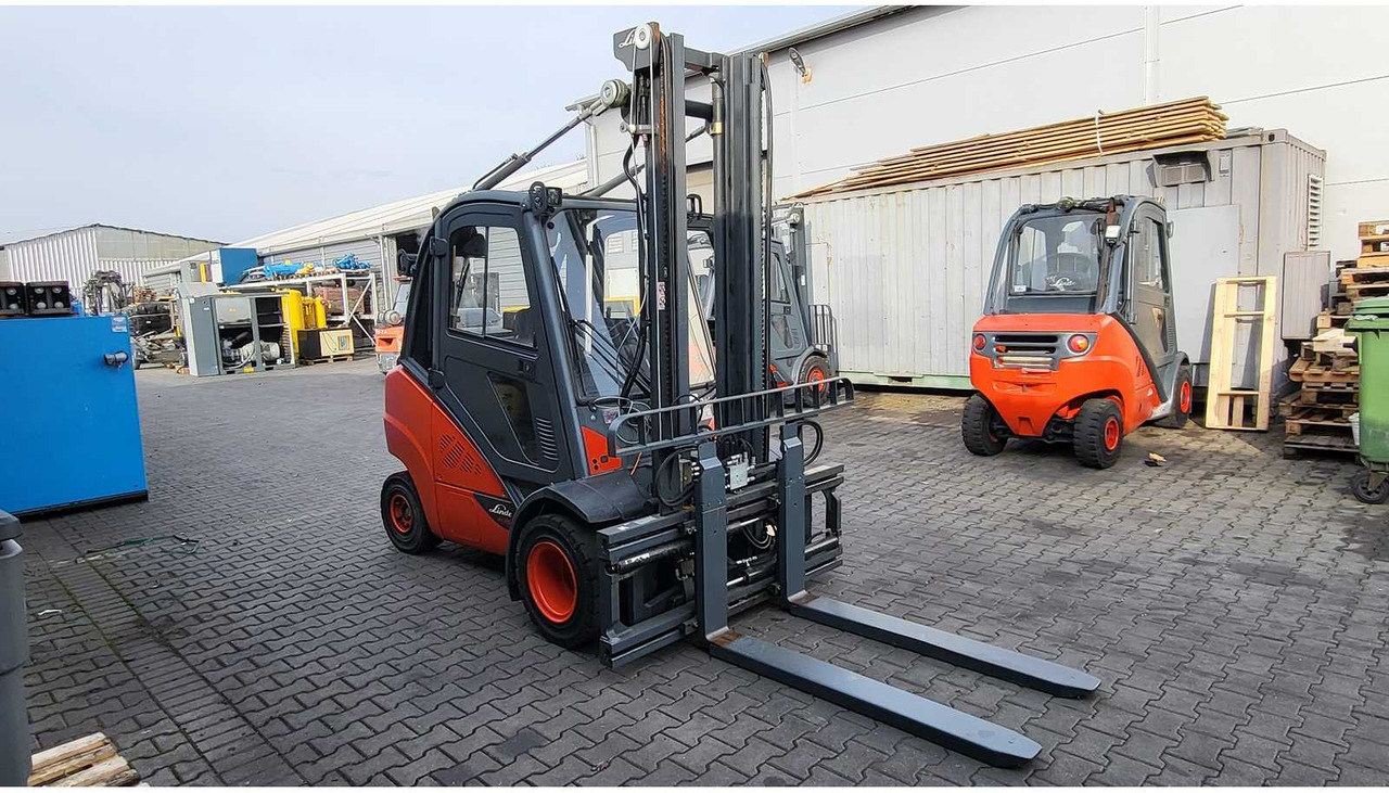 2016 LINDE H35T-02 FORKLIFT TRUCKS - Forklift: picture 1 2016 LINDE H35T-02 FORKLIFT TRUCKS - Forklift: picture 1