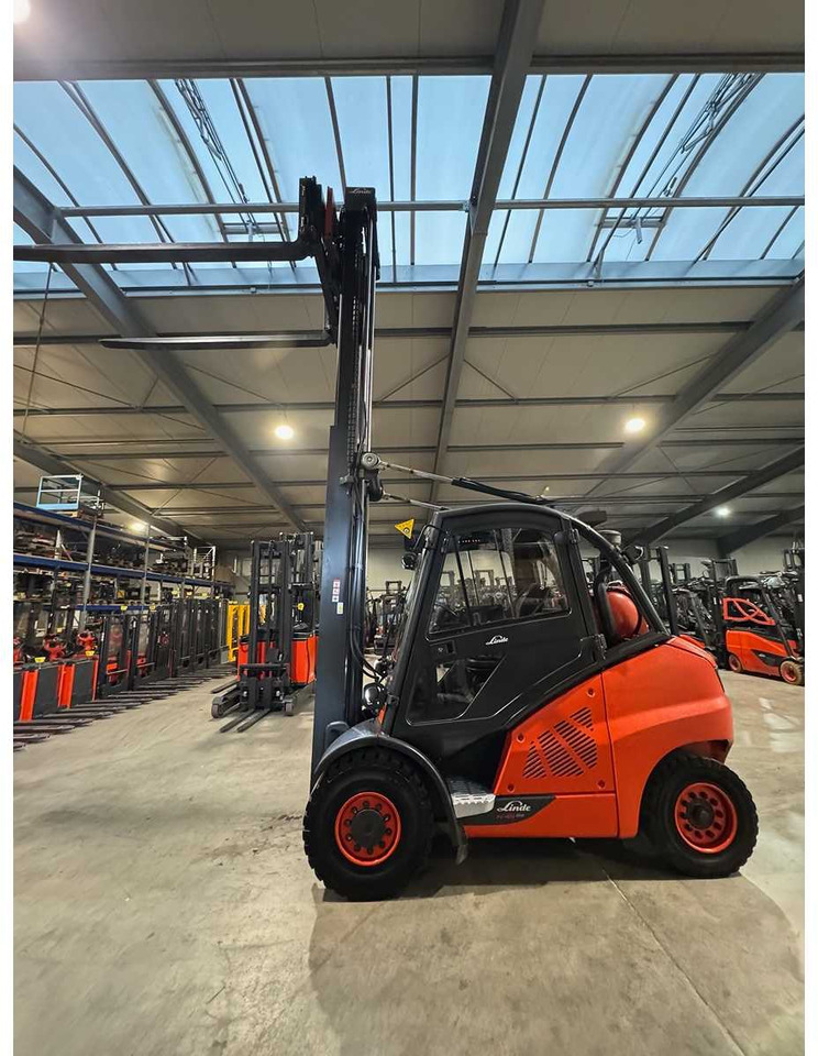 2016 SERVICE + UVV 11/2026 LINDE H45T 4.500KG 3.+4. VALVE FORK ADJUSTER GAS FORKLIFT FORKLIFT AC KLIMA H50 - Forklift: picture 5 2016 SERVICE + UVV 11/2026 LINDE H45T 4.500KG 3.+4. VALVE FORK ADJUSTER GAS FORKLIFT FORKLIFT AC KLIMA H50 - Forklift: picture 5