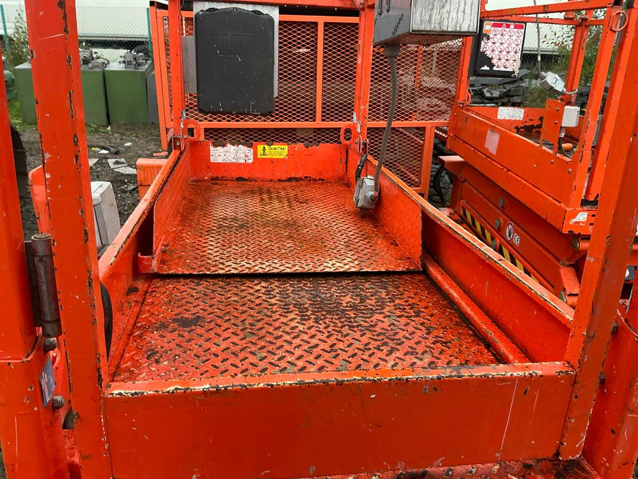 2016 SKYJACK SCISSOR LIFT - Aerial platform: picture 5 2016 SKYJACK SCISSOR LIFT - Aerial platform: picture 5