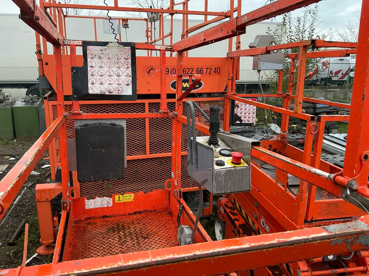 Aerial platform 2016 SKYJACK SCISSOR LIFT: picture 6