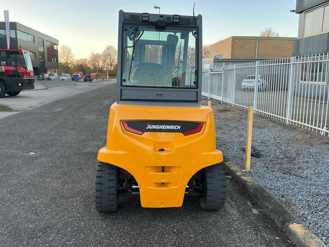 2017 JUNGHEINRICH EFG S40S FORKLIFT TRUCK - Forklift: picture 4 2017 JUNGHEINRICH EFG S40S FORKLIFT TRUCK - Forklift: picture 4