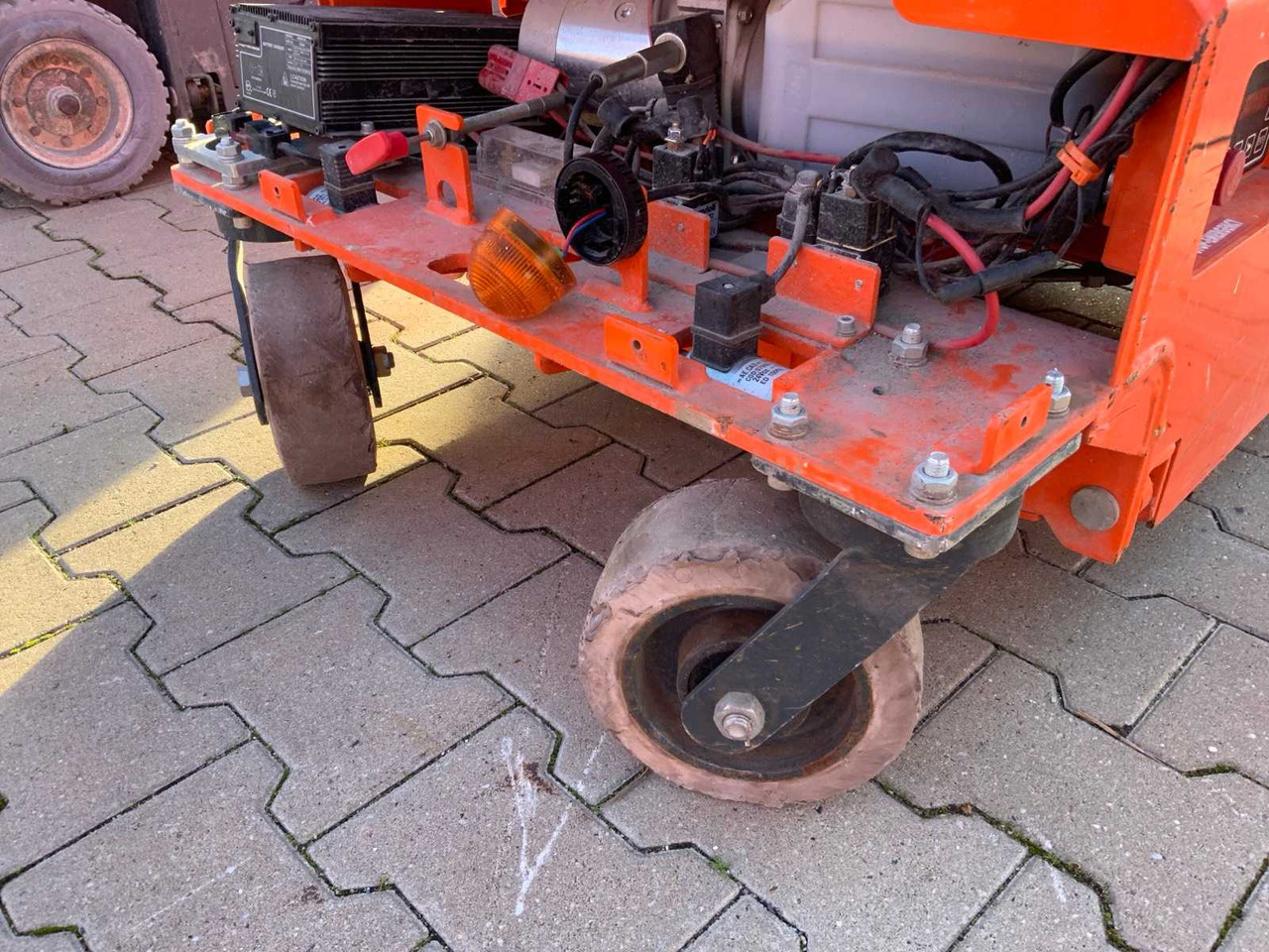 2019 BRAVIISOL LEONARDO LUI MINI HD AERIAL PLATFORM / PASSENGER LIFT - Aerial platform: picture 5 2019 BRAVIISOL LEONARDO LUI MINI HD AERIAL PLATFORM / PASSENGER LIFT - Aerial platform: picture 5