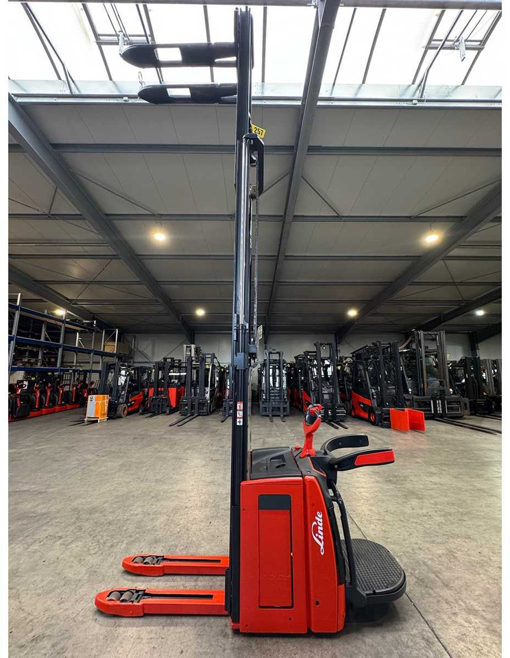 2019 SERVICE +UVV 01/2026 LINDE L16API 1,600KG TRIPLEX 470CM PALLET TRUCK INITIAL LIFT SCALE 2,779 HOURS - Forklift: picture 2 2019 SERVICE +UVV 01/2026 LINDE L16API 1,600KG TRIPLEX 470CM PALLET TRUCK INITIAL LIFT SCALE 2,779 HOURS - Forklift: picture 2