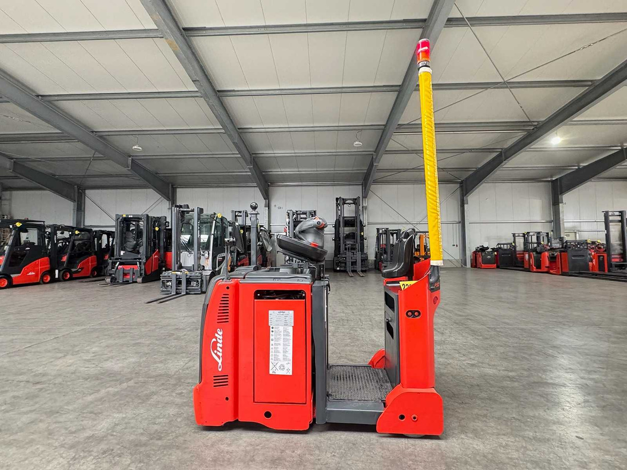 2019 SERVICE + UVV 06/2026 LINDE P50C 5.000KG TRACTOR 285 HOURS 500AH BATTERY - Forklift: picture 3 2019 SERVICE + UVV 06/2026 LINDE P50C 5.000KG TRACTOR 285 HOURS 500AH BATTERY - Forklift: picture 3