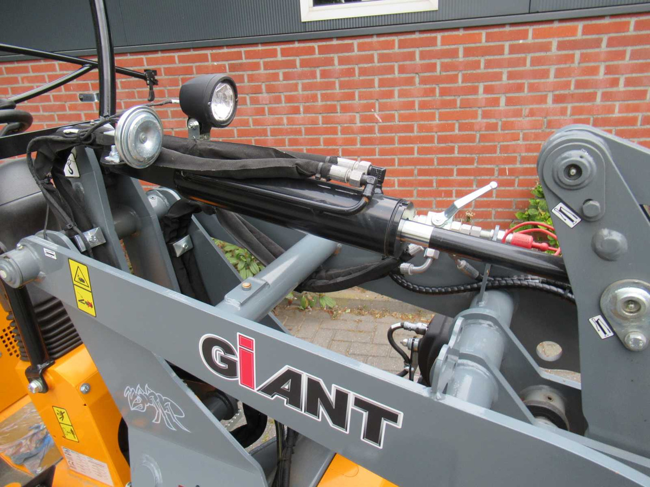 2023 GIANT G-1200 MINI SHOVEL "DEMO MODEL" - Wheel loader: picture 5 2023 GIANT G-1200 MINI SHOVEL "DEMO MODEL" - Wheel loader: picture 5