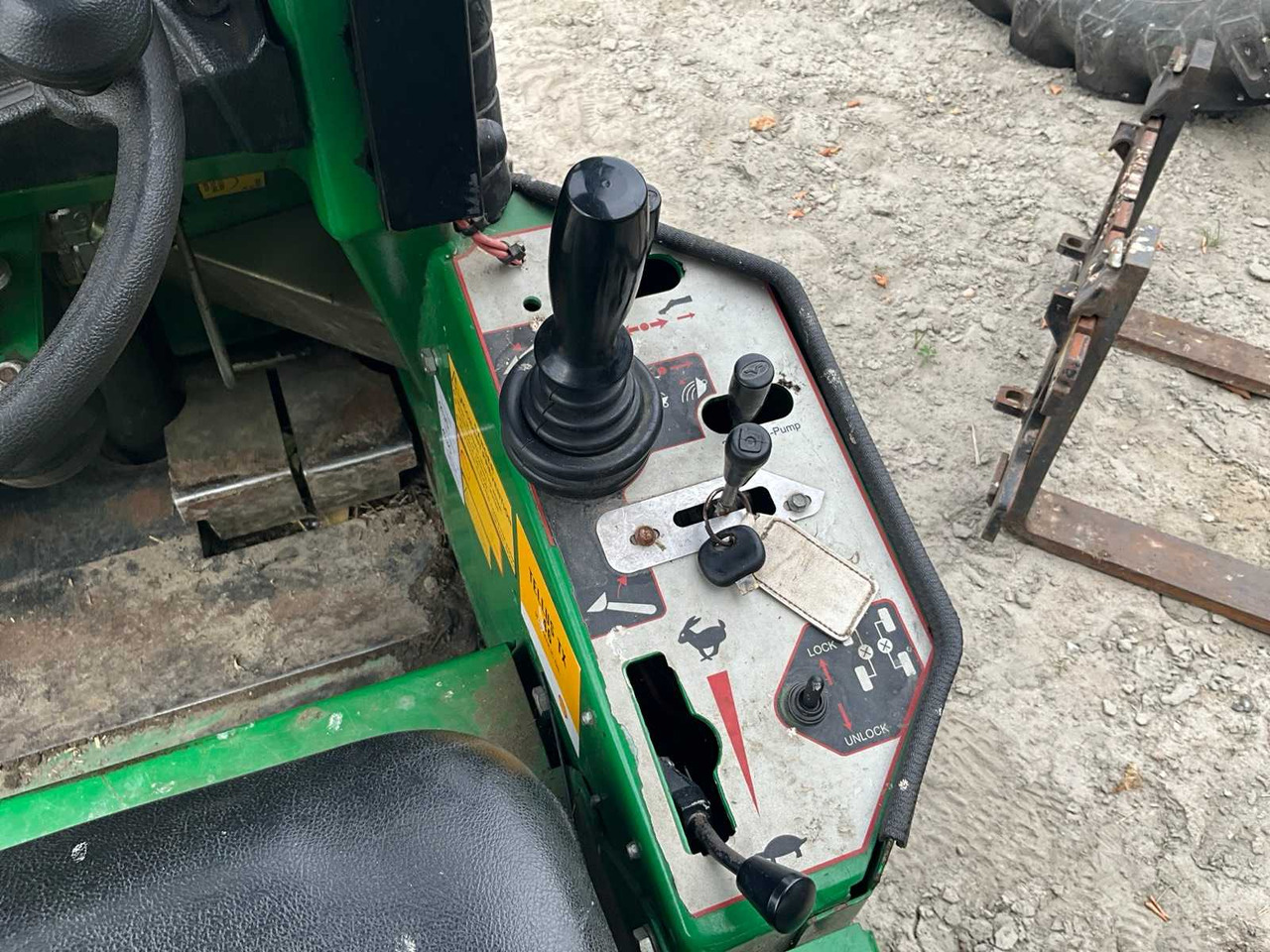 Skid steer loader AVANT 520+: picture 12