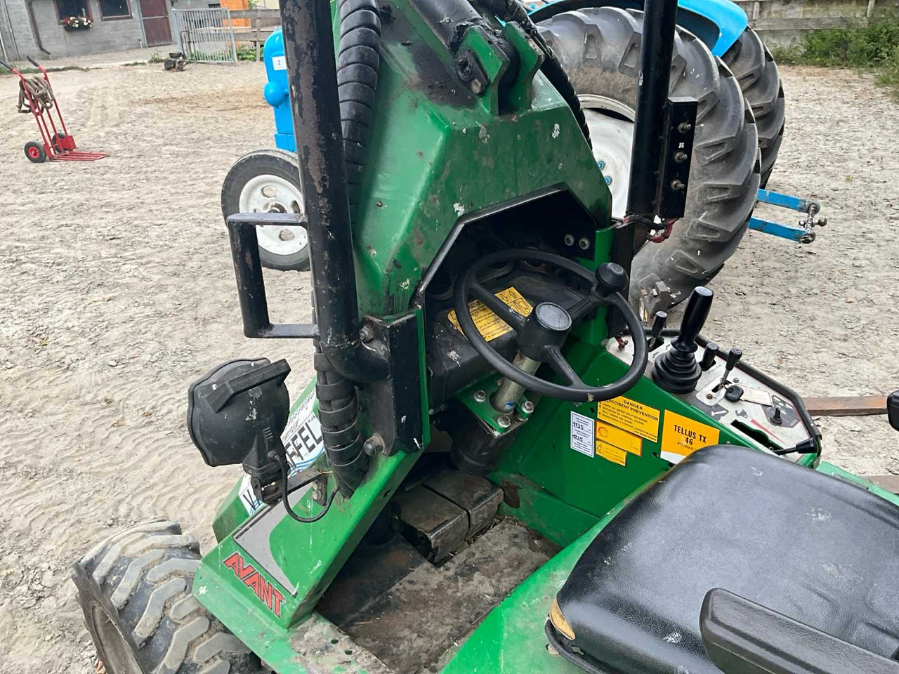 Skid steer loader AVANT 520+: picture 9