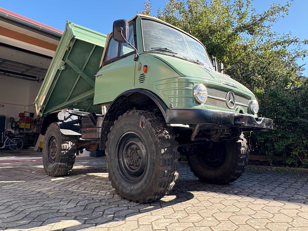 Mercedes-Benz Unimog - Agricultural machinery: picture 1 Mercedes-Benz Unimog - Agricultural machinery: picture 1