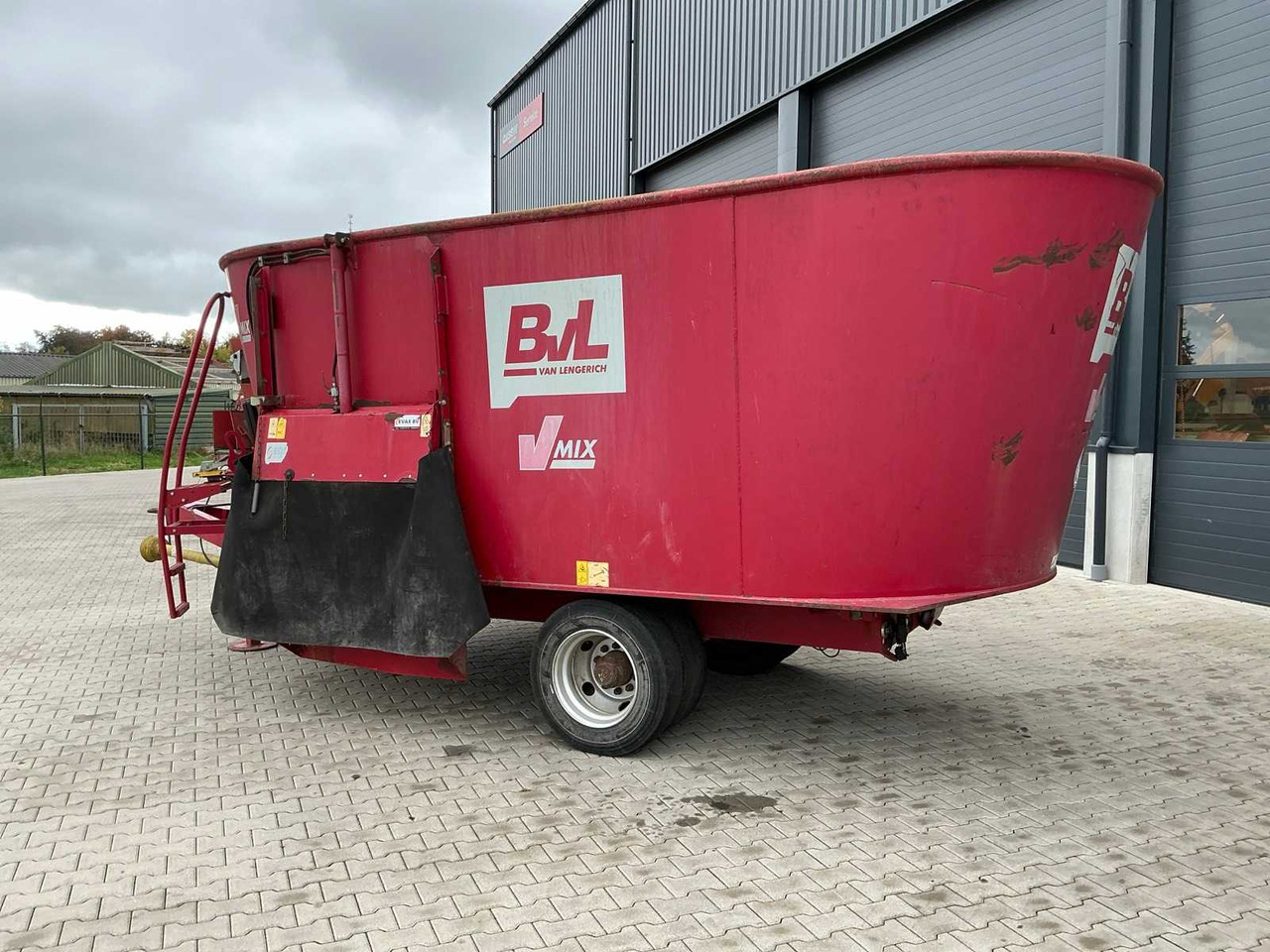 BVL V-MIX 17N2S - Forage mixer wagon: picture 3 BVL V-MIX 17N2S - Forage mixer wagon: picture 3