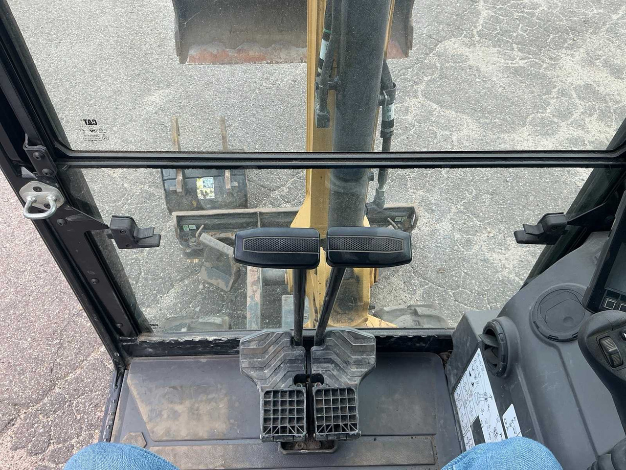 Mini excavator CAT 301.8: picture 15