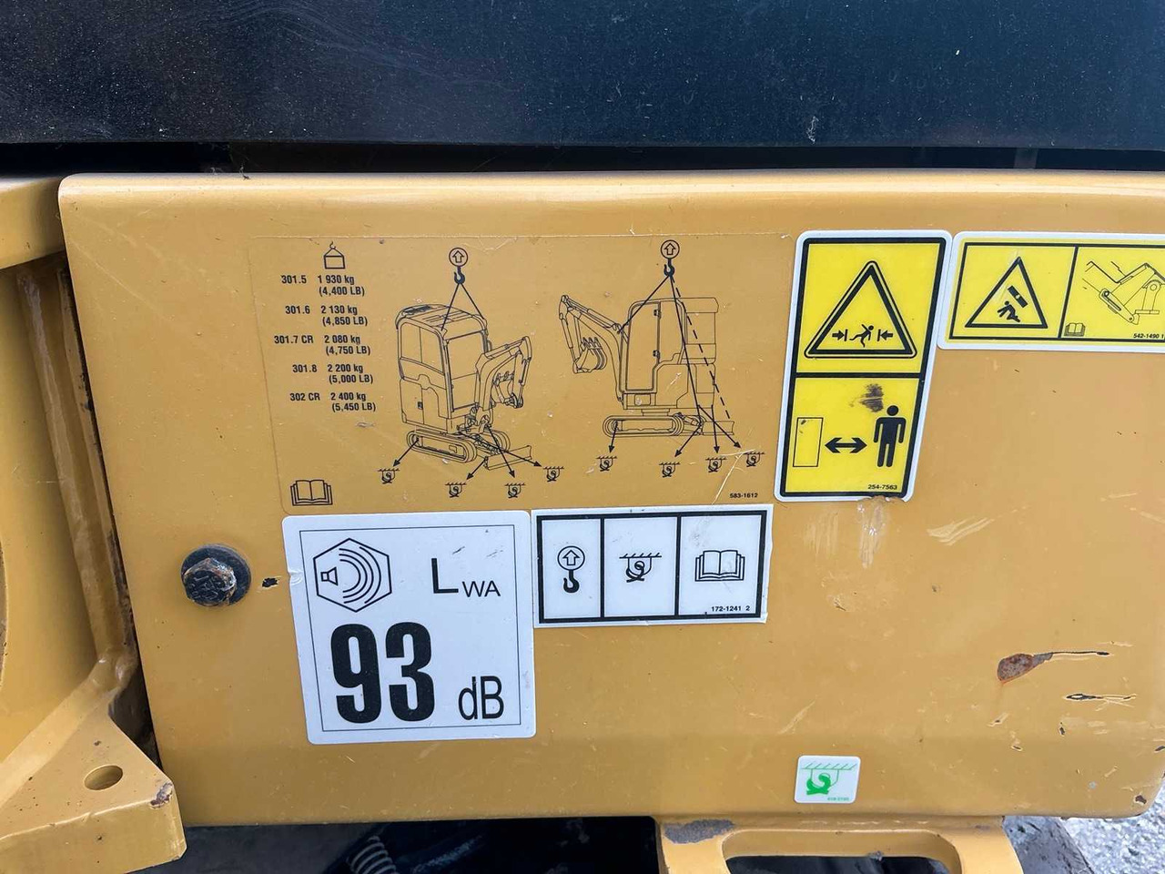 Mini excavator CAT 301.8: picture 11