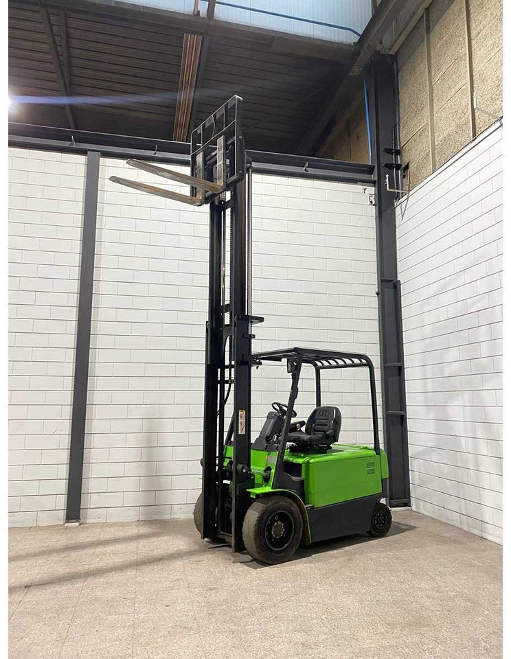 CATERPILLAR - 2011 - EP30K PAC - FORKLIFT - Forklift: picture 5 CATERPILLAR - 2011 - EP30K PAC - FORKLIFT - Forklift: picture 5