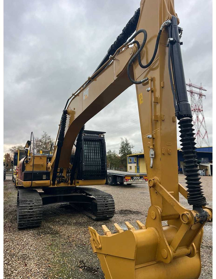 CATERPILLAR - 2016 - 320 D2 - CRAWLER EXCAVATOR - Excavator: picture 5 CATERPILLAR - 2016 - 320 D2 - CRAWLER EXCAVATOR - Excavator: picture 5