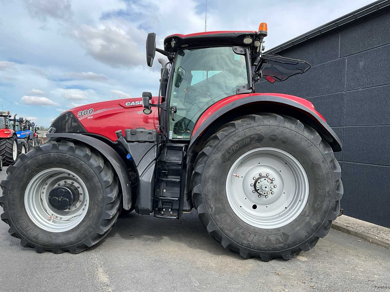 Farm tractor Case IH Optimaal 300 AFS CVX: picture 6