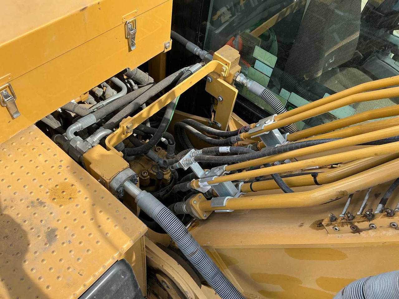 Crawler excavator Caterpillar 316EL: picture 17