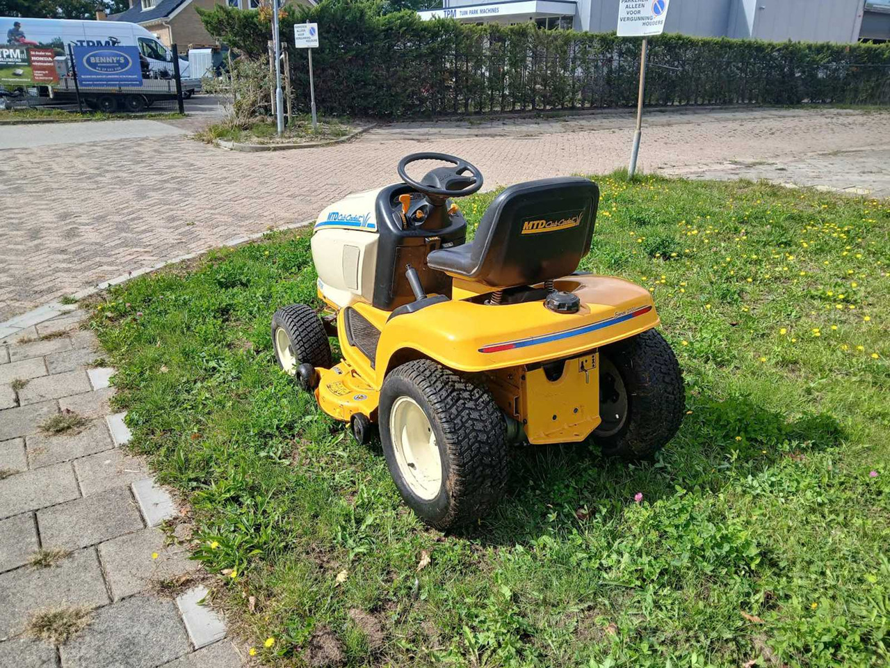 Cub Cadet hds2185 - Garden mower: picture 2 Cub Cadet hds2185 - Garden mower: picture 2