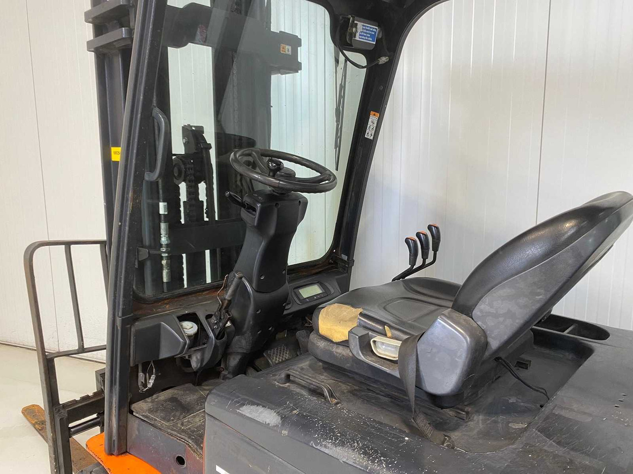 DOOSAN - B35X-5 - FORKLIFT - Forklift: picture 3 DOOSAN - B35X-5 - FORKLIFT - Forklift: picture 3