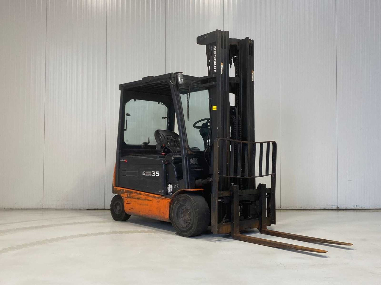 DOOSAN - B35X-5 - FORKLIFT - Forklift: picture 1 DOOSAN - B35X-5 - FORKLIFT - Forklift: picture 1