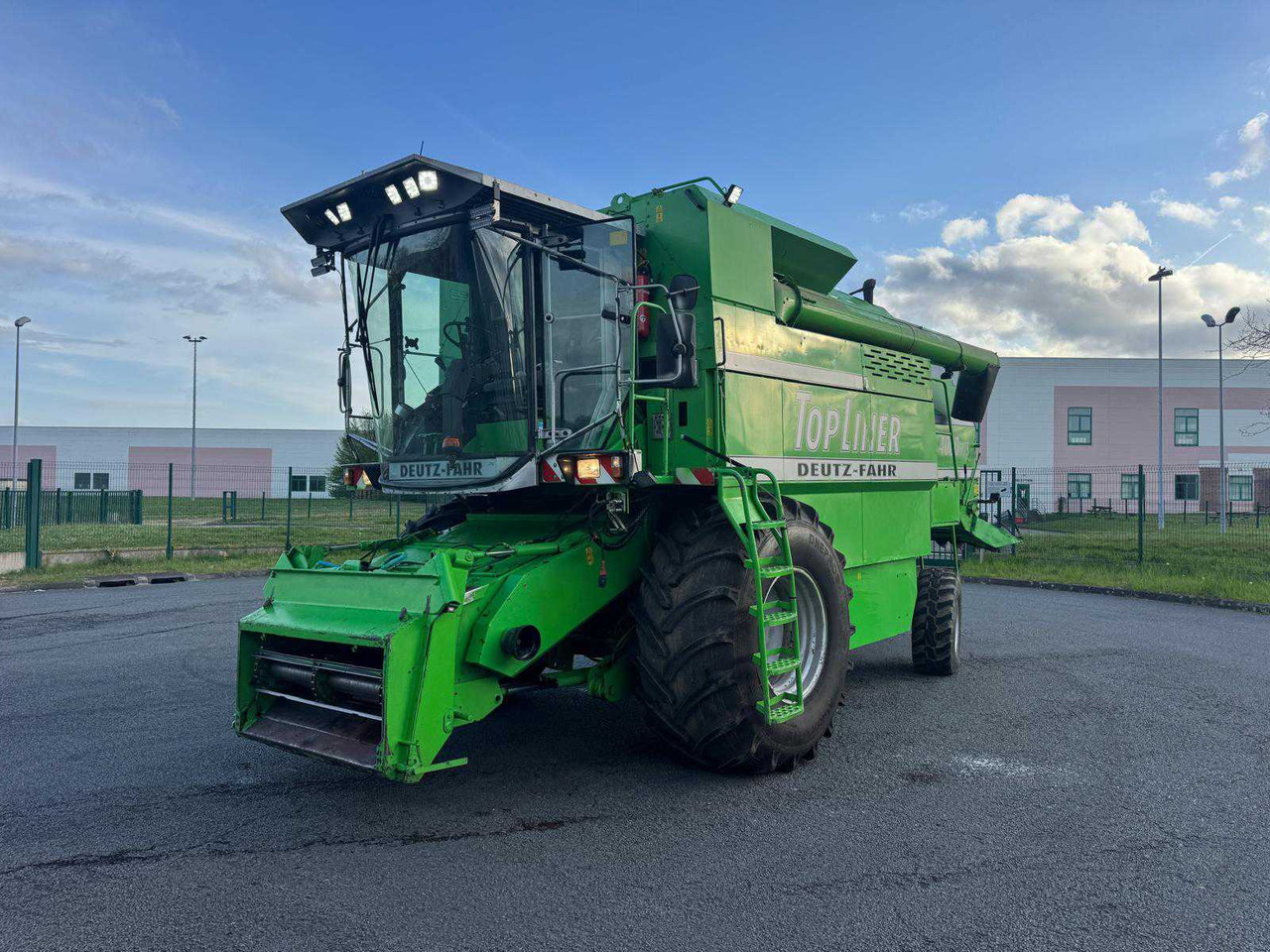 Deutz 4080HTS - Combine harvester: picture 1 Deutz 4080HTS - Combine harvester: picture 1