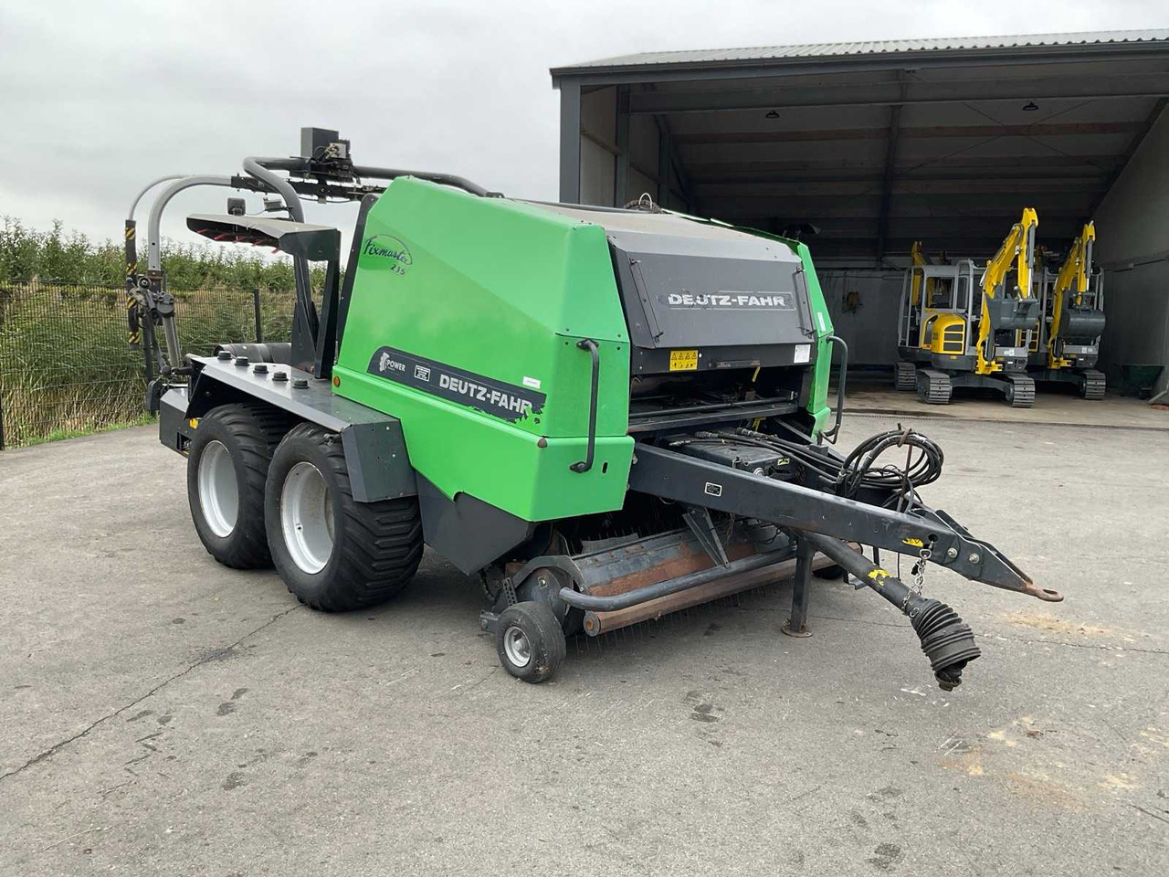 Deutz-Fahr Fixmaster 235 - Round baler, Bale wrapper: picture 1 Deutz-Fahr Fixmaster 235 - Round baler, Bale wrapper: picture 1
