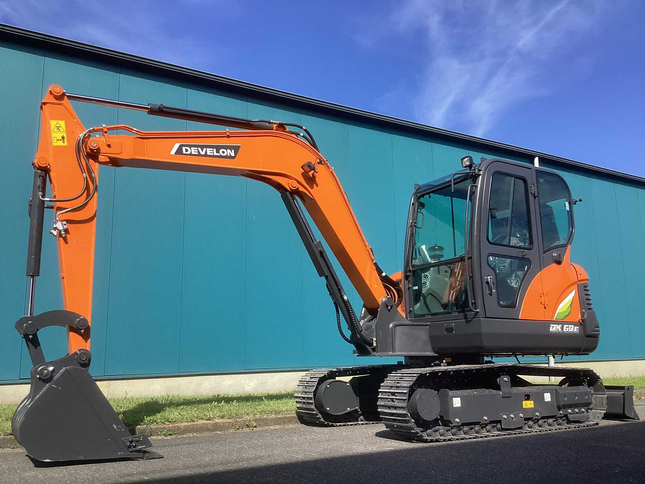 Develon DX60E-10N - Mini excavator: picture 1 Develon DX60E-10N - Mini excavator: picture 1