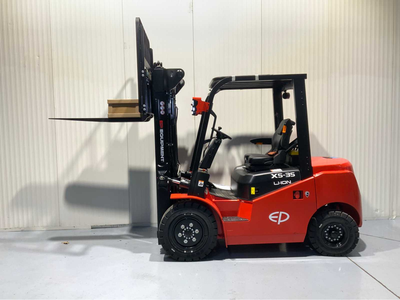 Forklift EP 3500KG LIFTING CAPACITY- 4.8 METER PLYWOOD, FREE-LIFT, SIDE-SHIFT FORKLIFT: picture 7 Forklift EP 3500KG LIFTING CAPACITY- 4.8 METER PLYWOOD, FREE-LIFT, SIDE-SHIFT FORKLIFT: picture 7