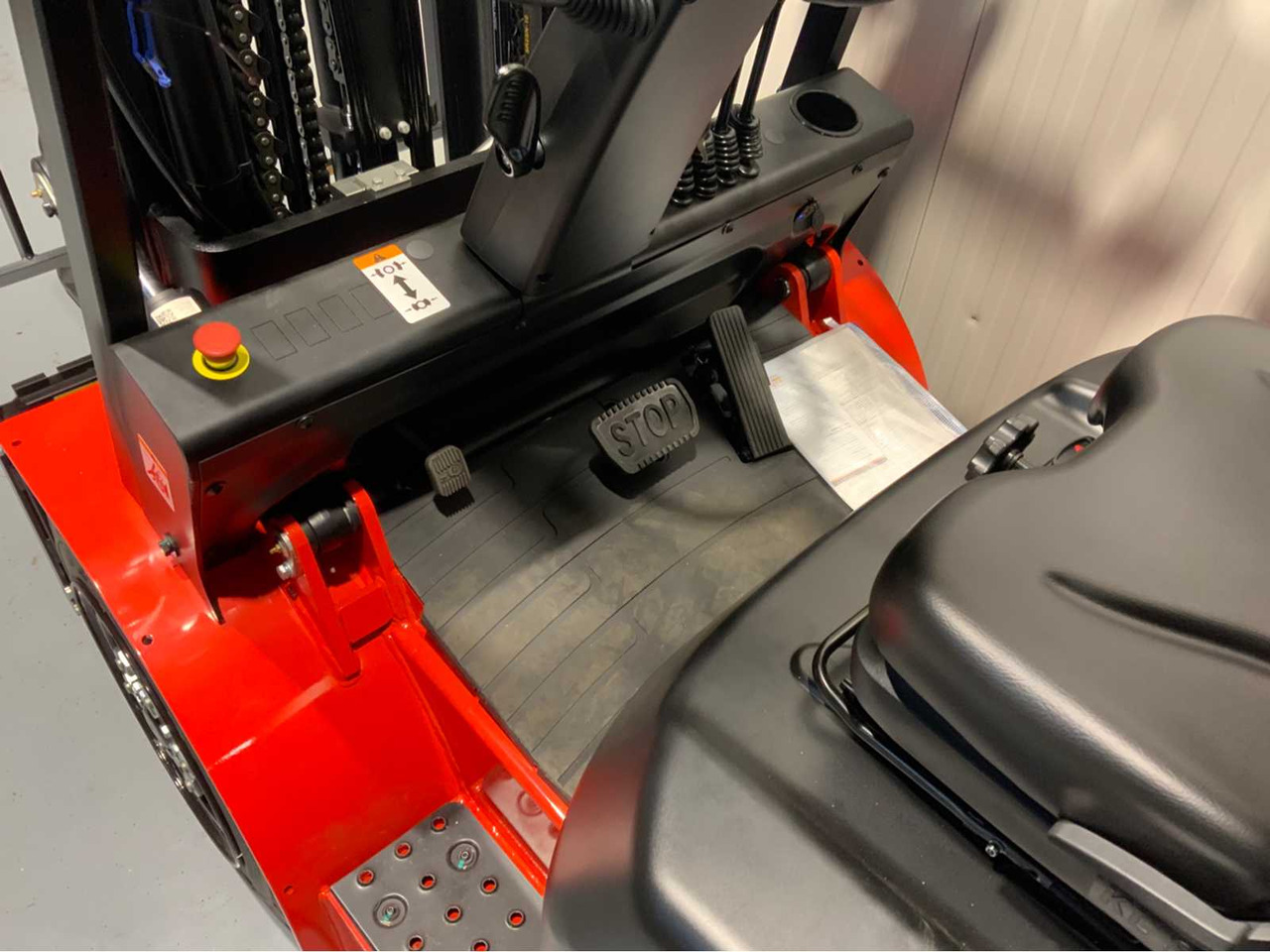 Forklift EP 3500KG LIFTING CAPACITY- 4.8 METER PLYWOOD, FREE-LIFT, SIDE-SHIFT FORKLIFT: picture 11 Forklift EP 3500KG LIFTING CAPACITY- 4.8 METER PLYWOOD, FREE-LIFT, SIDE-SHIFT FORKLIFT: picture 11