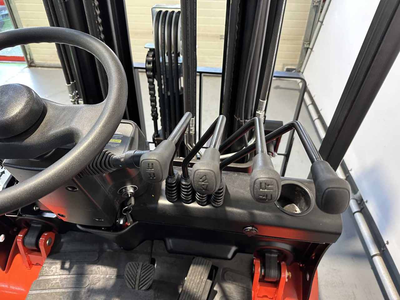 Forklift EP - EFL 252 X - FORK POSITIONER, SIDESHIFT, TRIPLEX, FORKLIFT 2025: picture 14 Forklift EP - EFL 252 X - FORK POSITIONER, SIDESHIFT, TRIPLEX, FORKLIFT 2025: picture 14