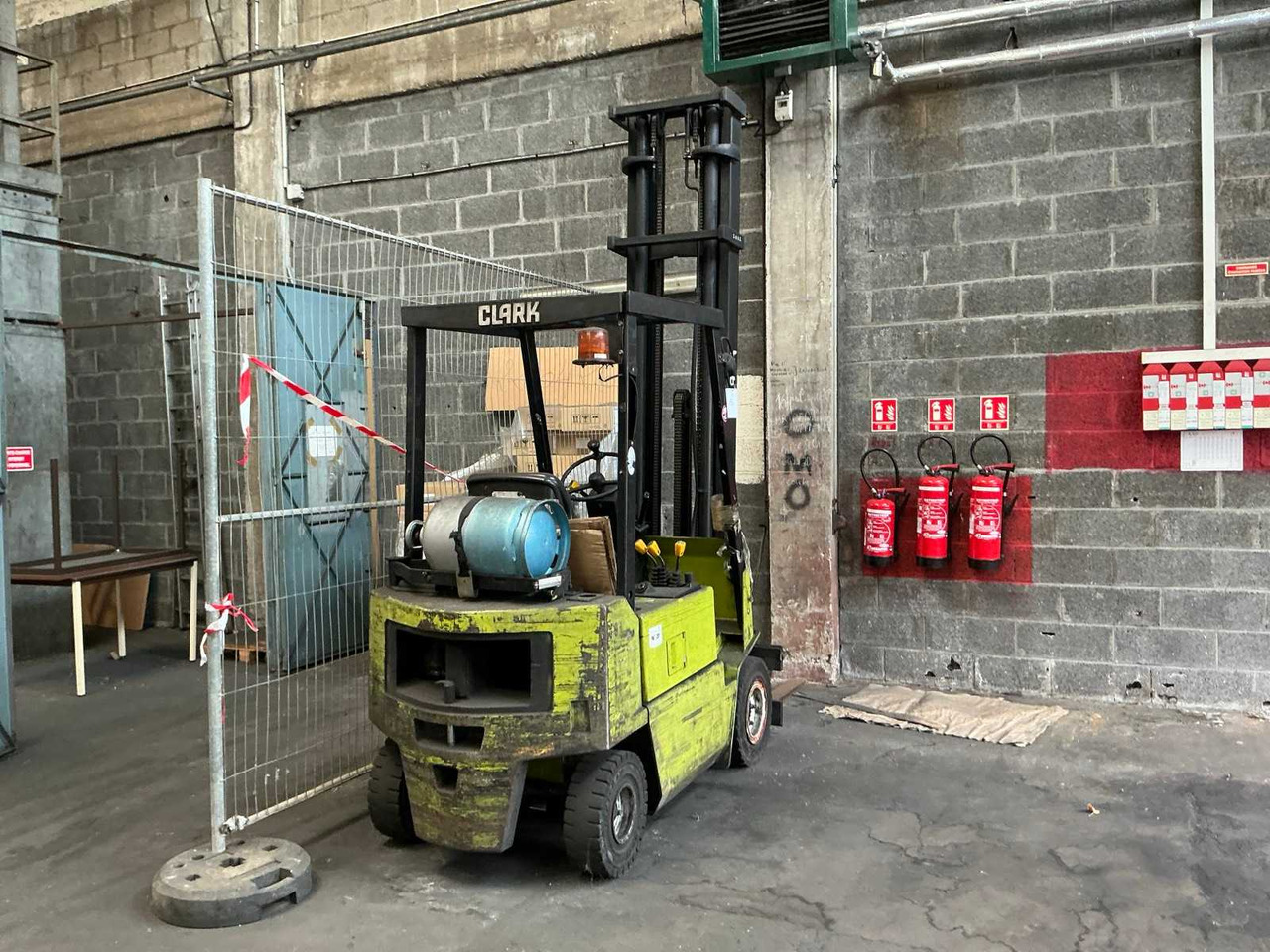 FORKLIFT - Forklift: picture 3 FORKLIFT - Forklift: picture 3